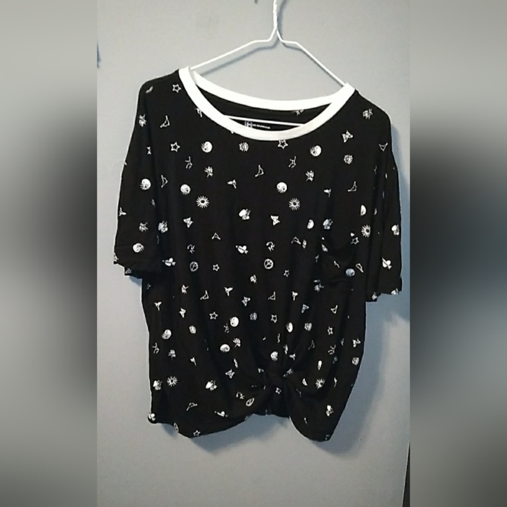 Shirt with pocket and tue and white details  2xl